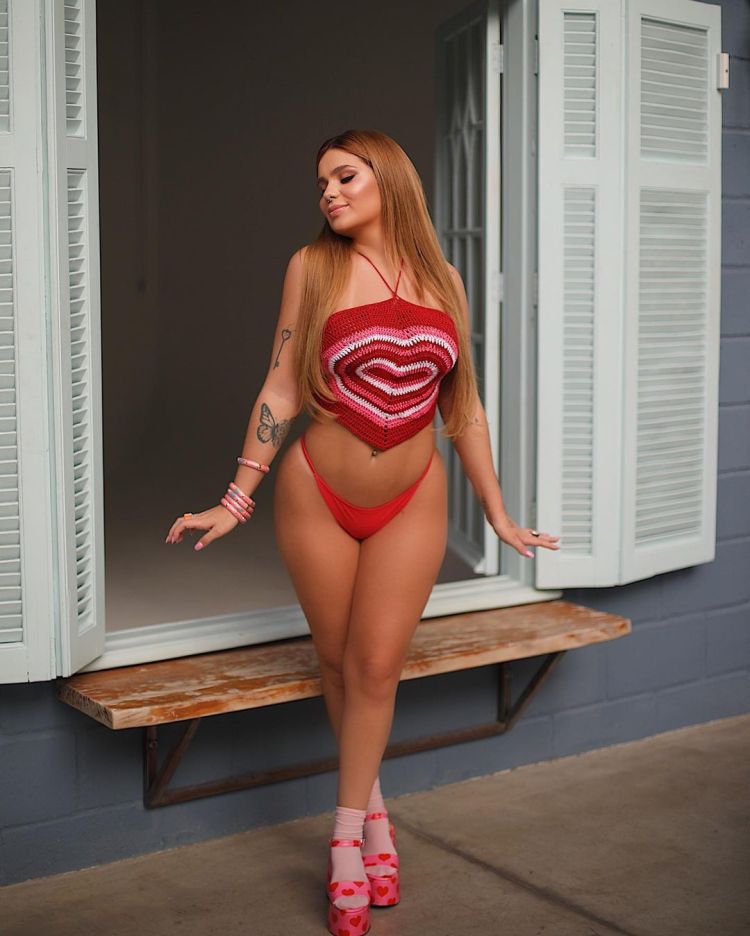 Dez vezes que Viih Tube posou de&nbsp;biquíni